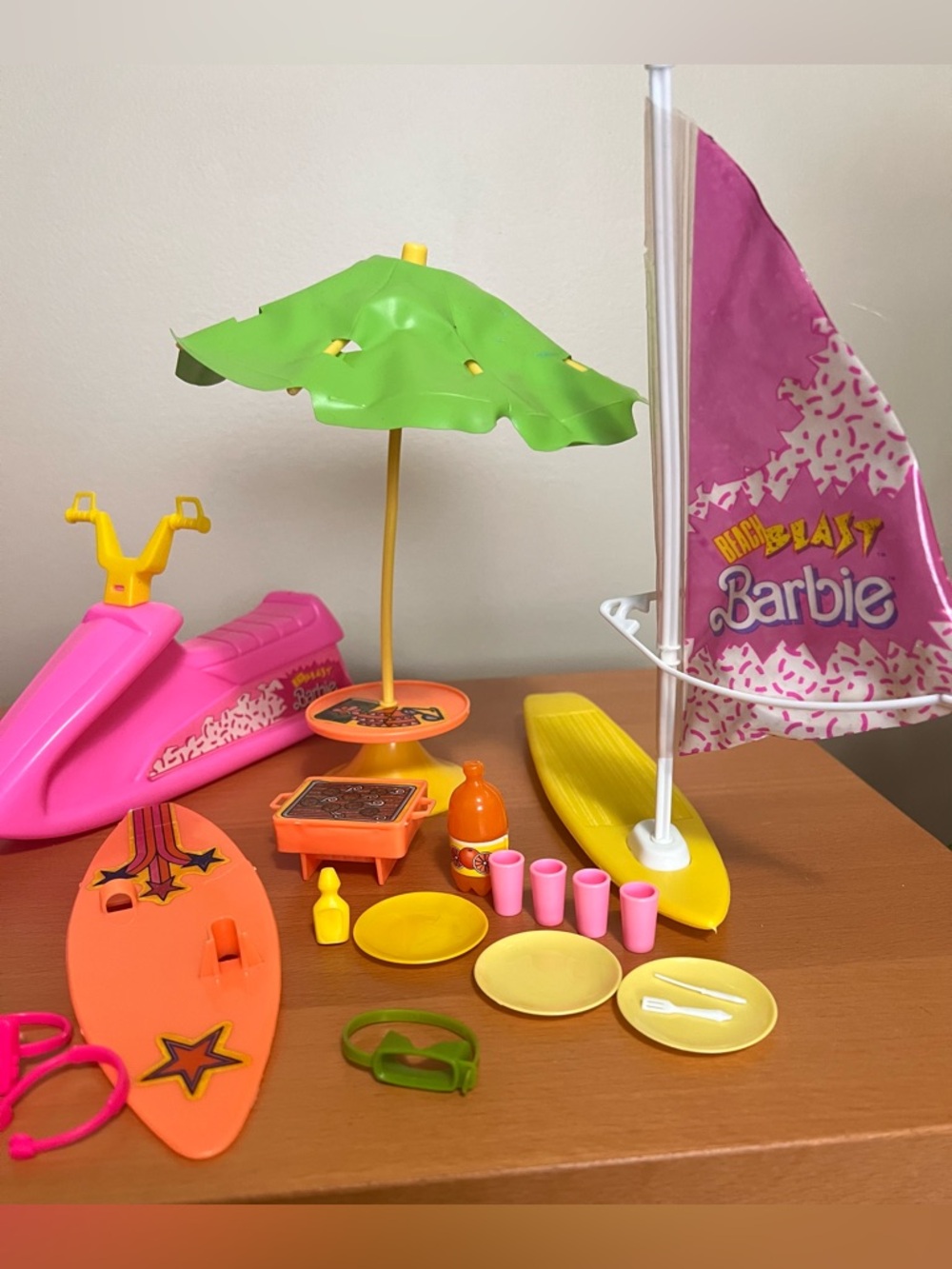 Barbie Jet Ski Playset and Beach playset - Picture 3 of 10